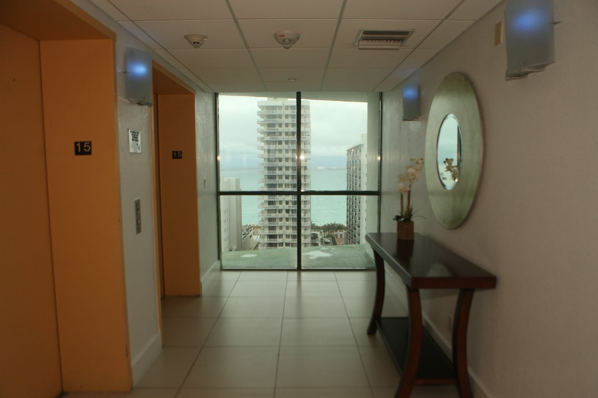 Hotel The Casablanca On The Ocean West Tower Miami Beach Exteriér fotografie