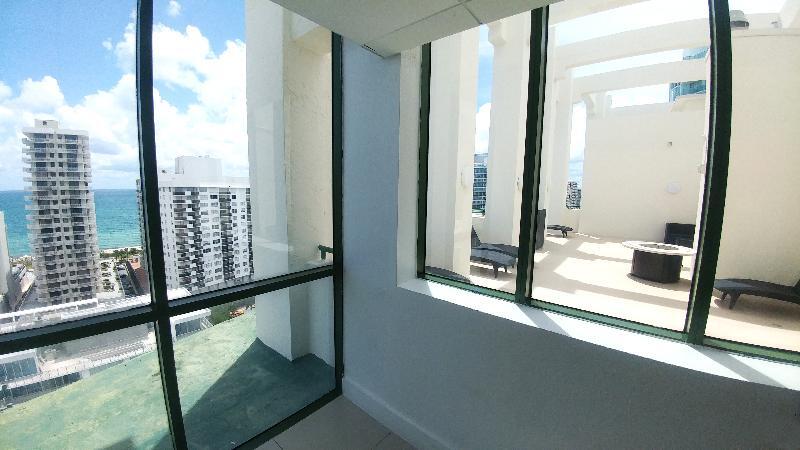 Hotel The Casablanca On The Ocean West Tower Miami Beach Exteriér fotografie